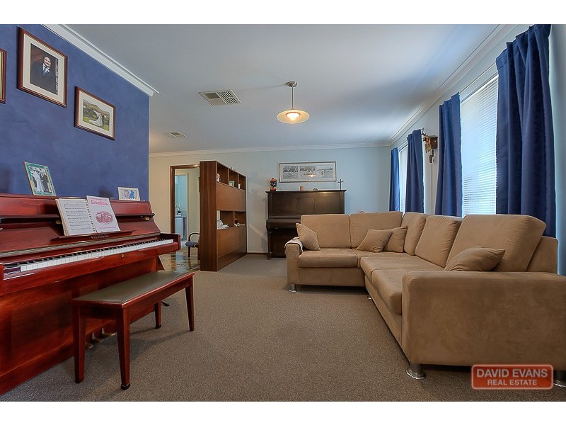 4 Ecclestone Street, Warnbro WA 6169