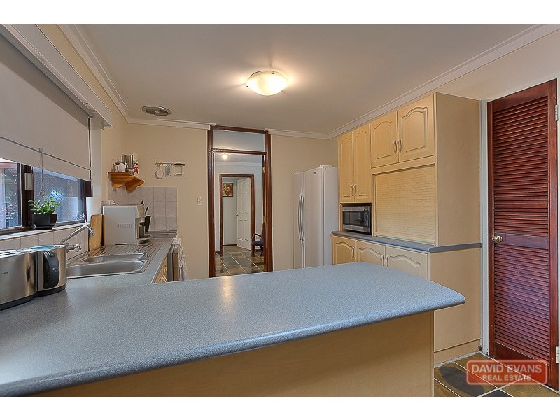 4 Ecclestone Street, Warnbro WA 6169