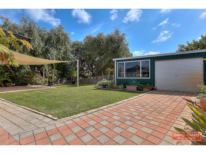 4 Ecclestone Street, Warnbro WA 6169
