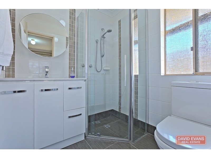 39 Georgetown Drive, Safety Bay WA 6169