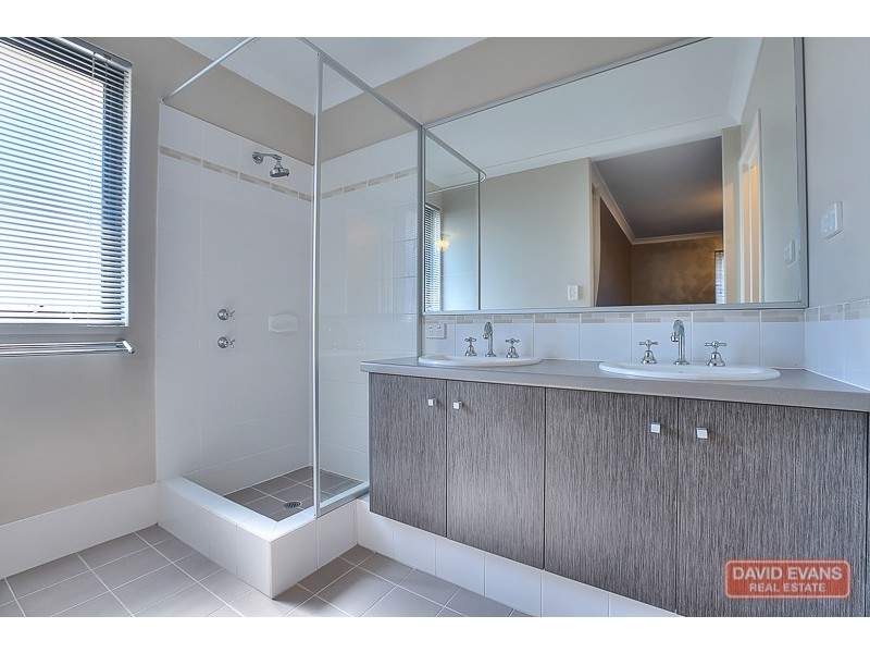 2 Archdale Loop, Piara Waters WA 6112