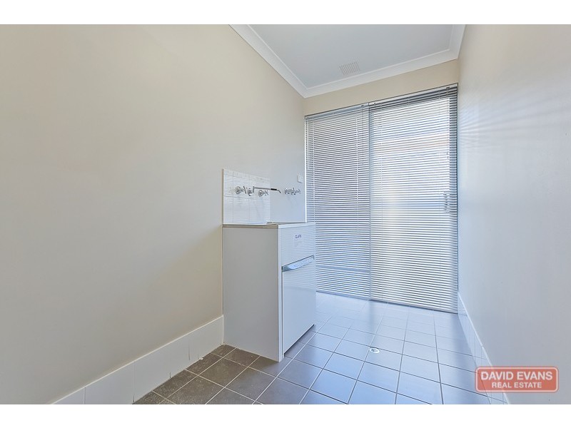 2 Archdale Loop, Piara Waters WA 6112