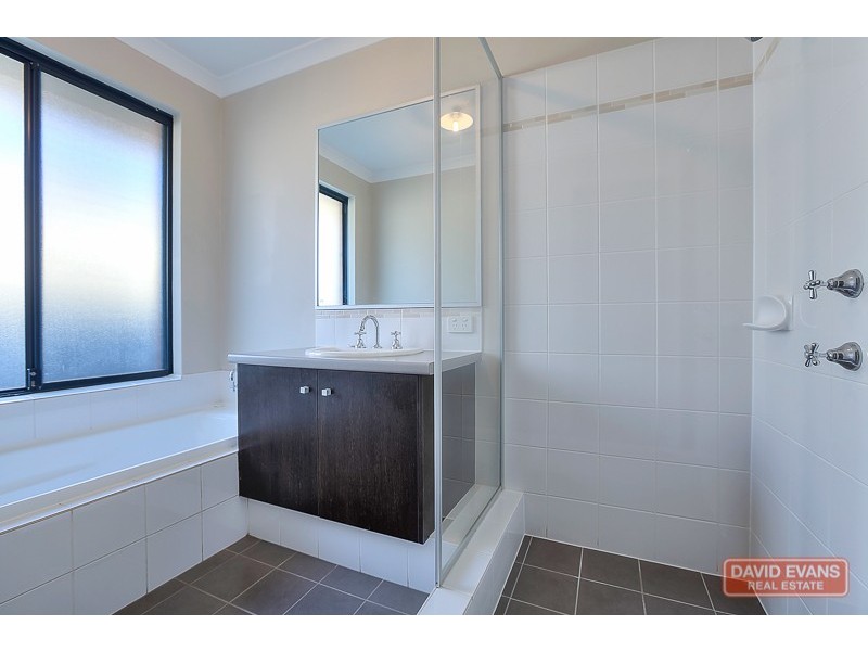 2 Archdale Loop, Piara Waters WA 6112