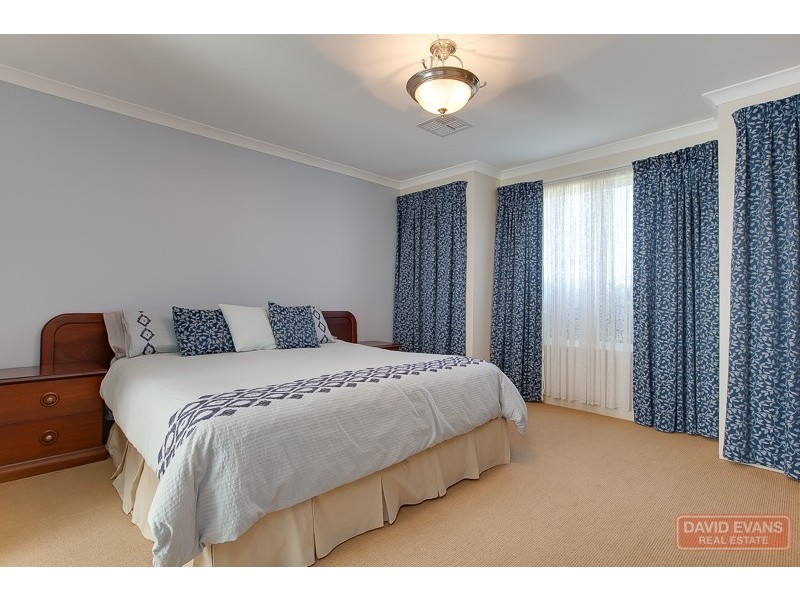 8 Warrender Heights, Secret Harbour WA 6173