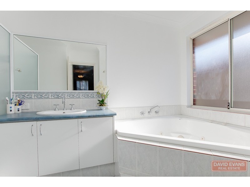 8 Warrender Heights, Secret Harbour WA 6173