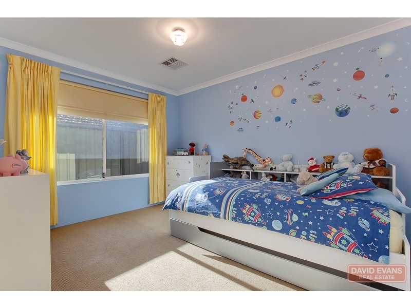 8 Warrender Heights, Secret Harbour WA 6173