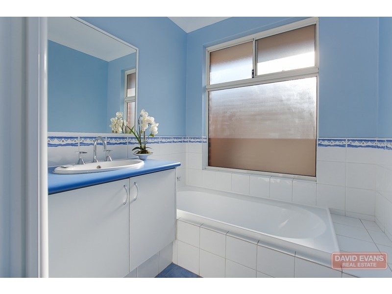 8 Warrender Heights, Secret Harbour WA 6173