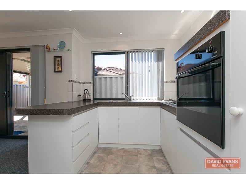 8/14 Shoalhaven Place, Waikiki WA 6169