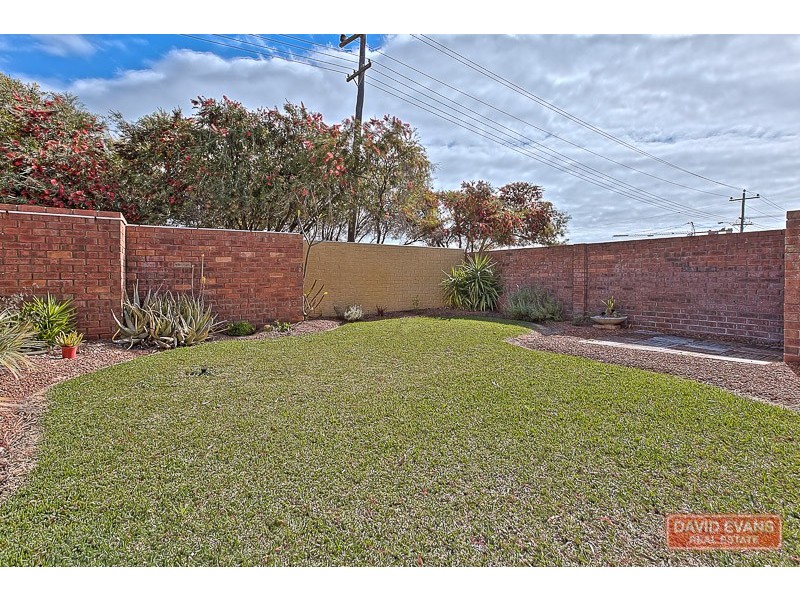 1/5 Louise Street, Rockingham WA 6168