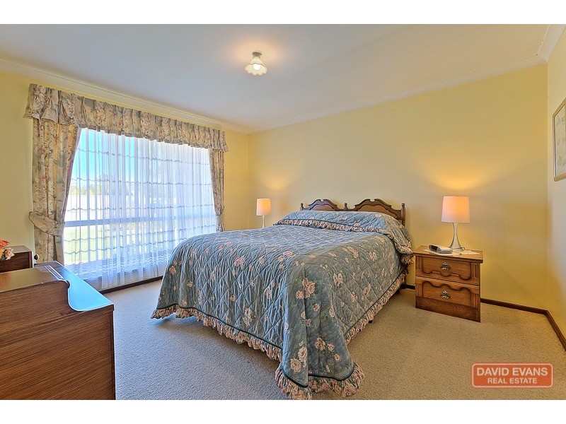 20 Bolivar Court, Safety Bay WA 6169