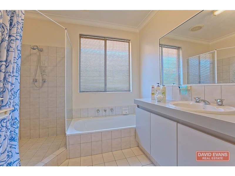 20 Bolivar Court, Safety Bay WA 6169