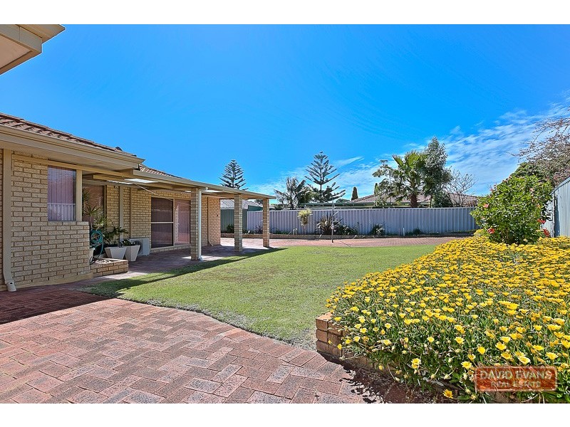 20 Bolivar Court, Safety Bay WA 6169