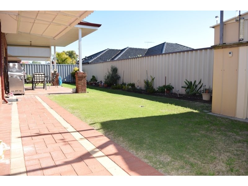 5 Antuka Road, Rockingham WA 6168