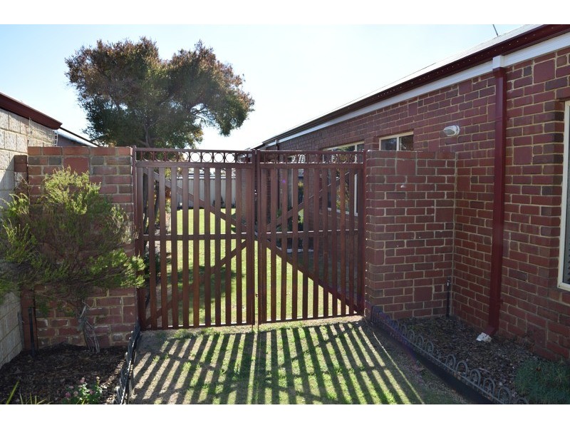 5 Antuka Road, Rockingham WA 6168