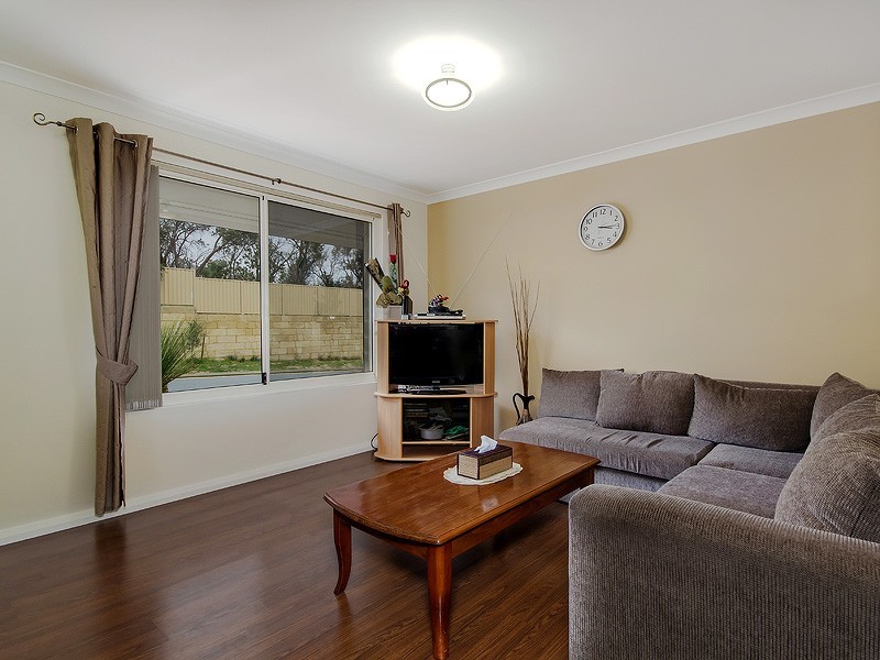 16 Portchester Avenue, Orelia WA 6167