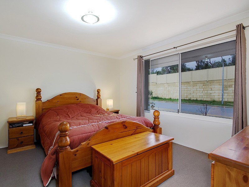 16 Portchester Avenue, Orelia WA 6167