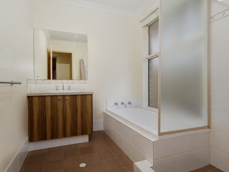 16 Portchester Avenue, Orelia WA 6167