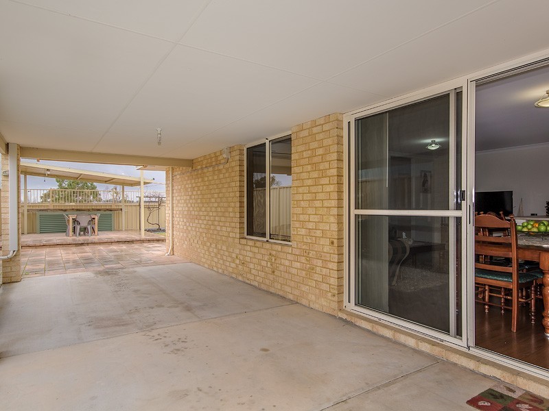 16 Portchester Avenue, Orelia WA 6167