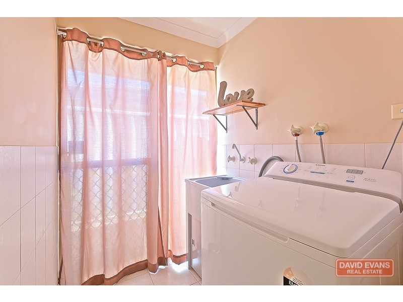 10 Pallarup Grove, Waikiki WA 6169