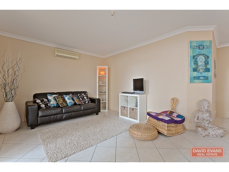 10 Pallarup Grove, Waikiki WA 6169