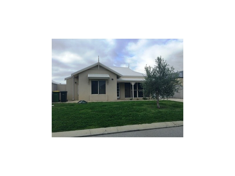 28 Brindabella Ave, Rockingham WA 6168