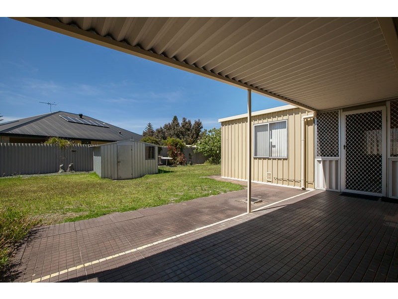 122 Simpson Avenue, Rockingham WA 6168