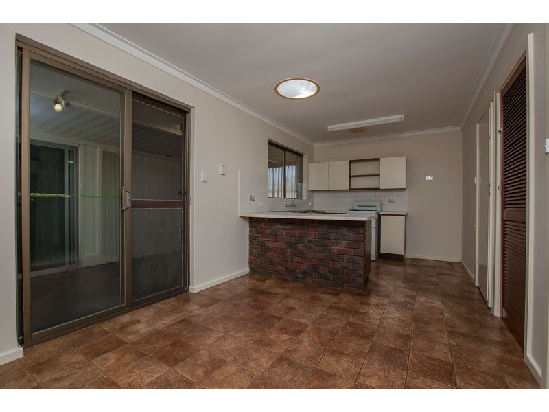 122 Simpson Avenue, Rockingham WA 6168
