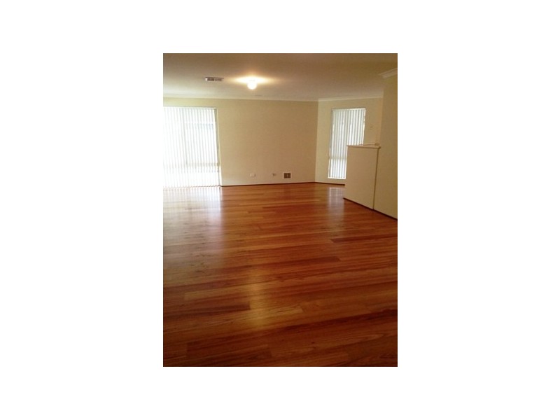 12 Montebourg Meander, Port Kennedy WA 6172