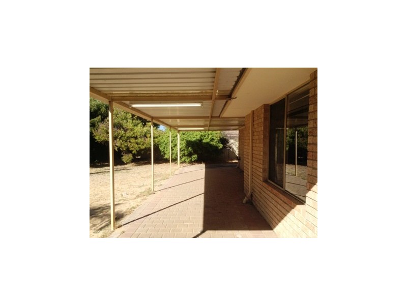 6 Gibb Road, Waikiki WA 6169