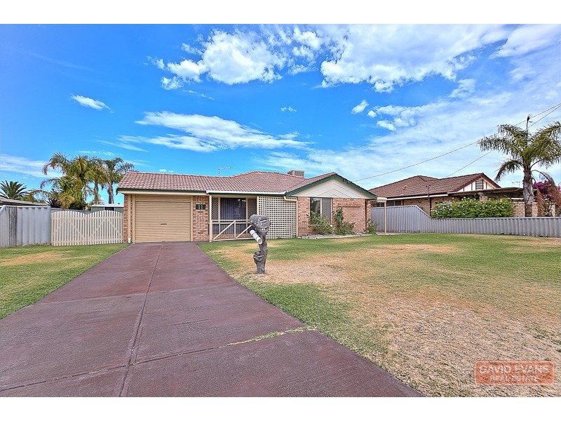 11 Hopkins Place, Waikiki WA 6169
