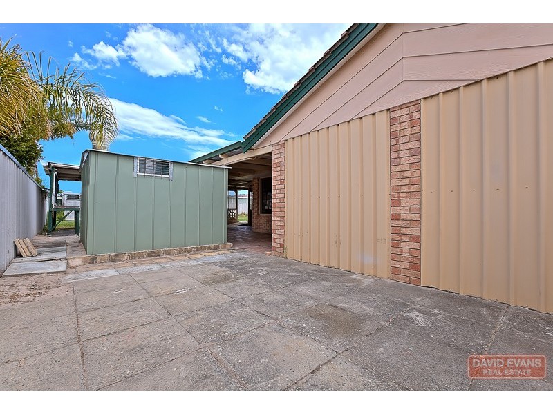 11 Hopkins Place, Waikiki WA 6169