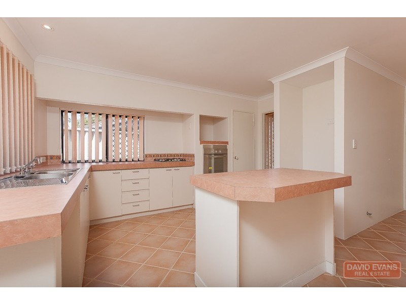 4 Thames Way, Warnbro WA 6169