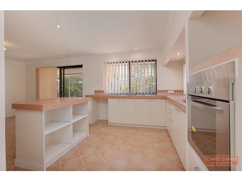 4 Thames Way, Warnbro WA 6169