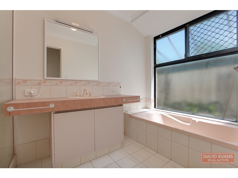 4 Thames Way, Warnbro WA 6169