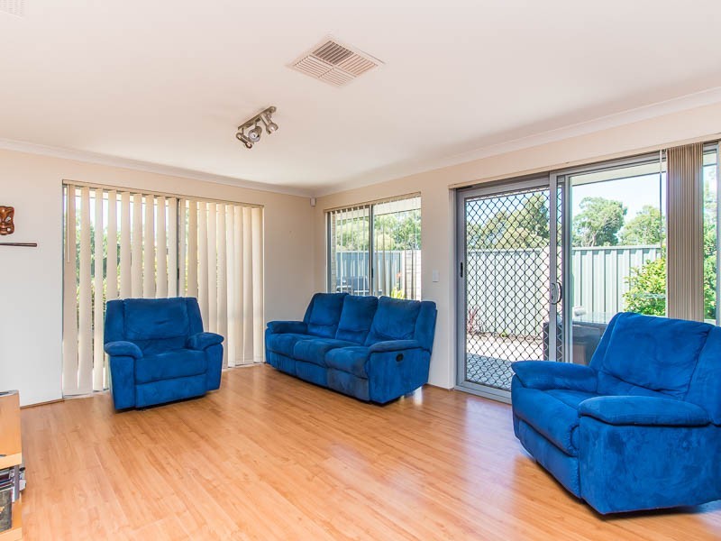 2/21 Waterway Cove, Seville Grove WA 6112