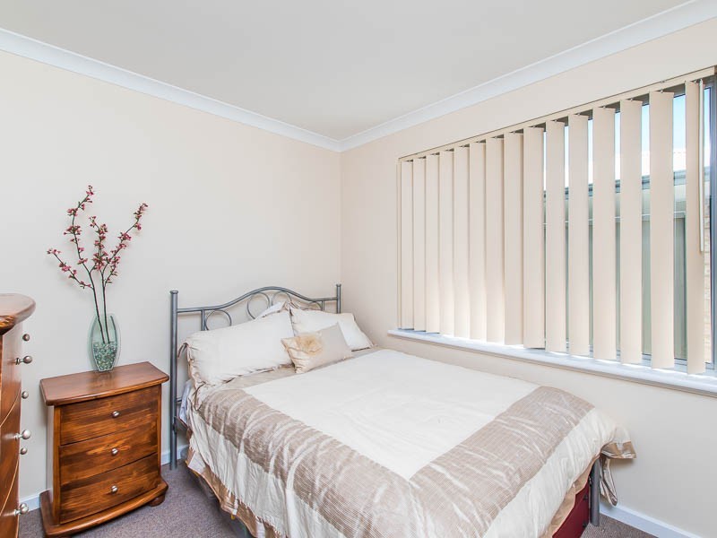 2/21 Waterway Cove, Seville Grove WA 6112