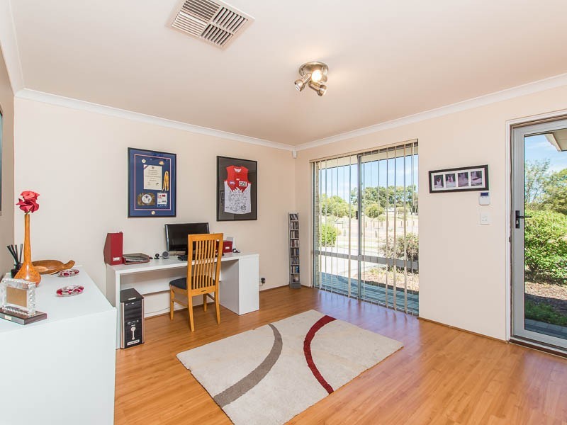 2/21 Waterway Cove, Seville Grove WA 6112