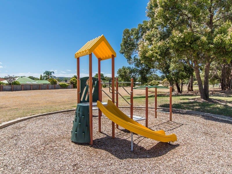 2/21 Waterway Cove, Seville Grove WA 6112