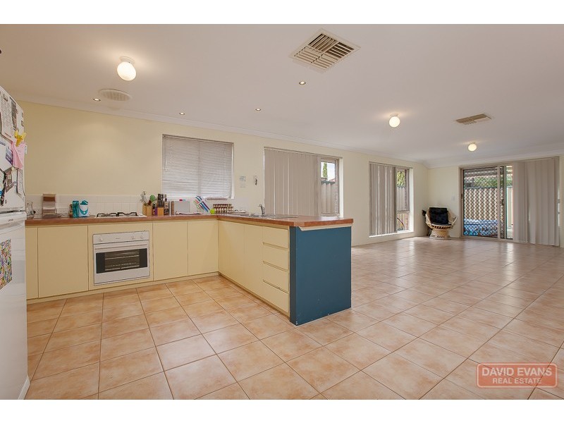24 Bopeechee Way, Port Kennedy WA 6172