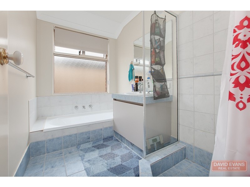 24 Bopeechee Way, Port Kennedy WA 6172
