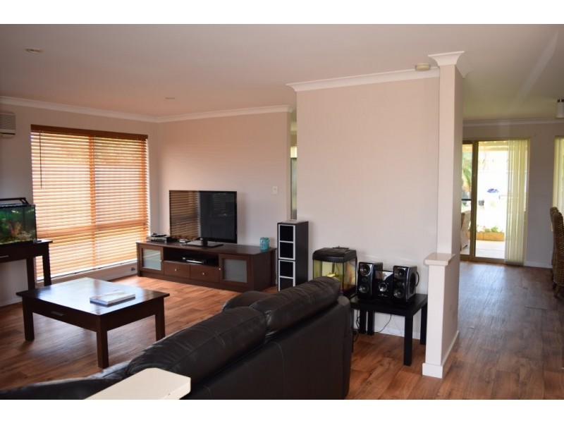 14 Hope Place, Waikiki WA 6169