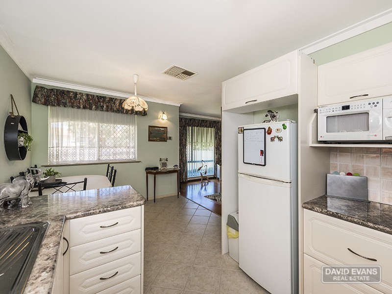 14 Cederdale Way, Safety Bay WA 6169