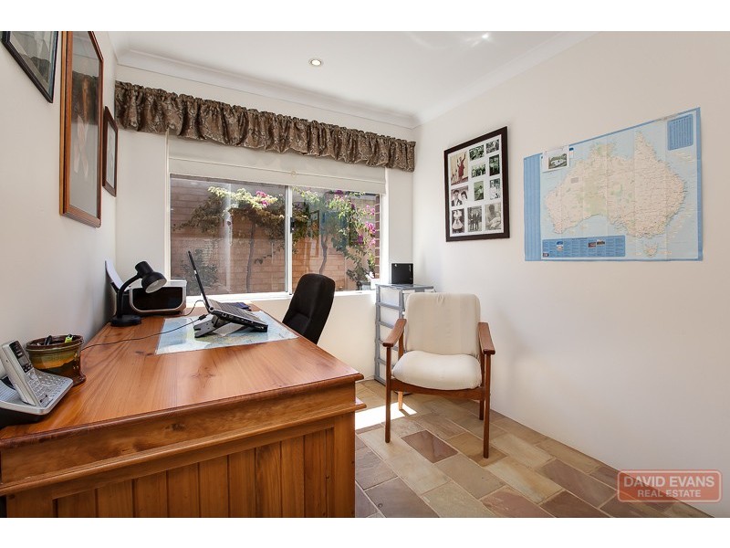 6 Gulliver Lane, Shoalwater WA 6169