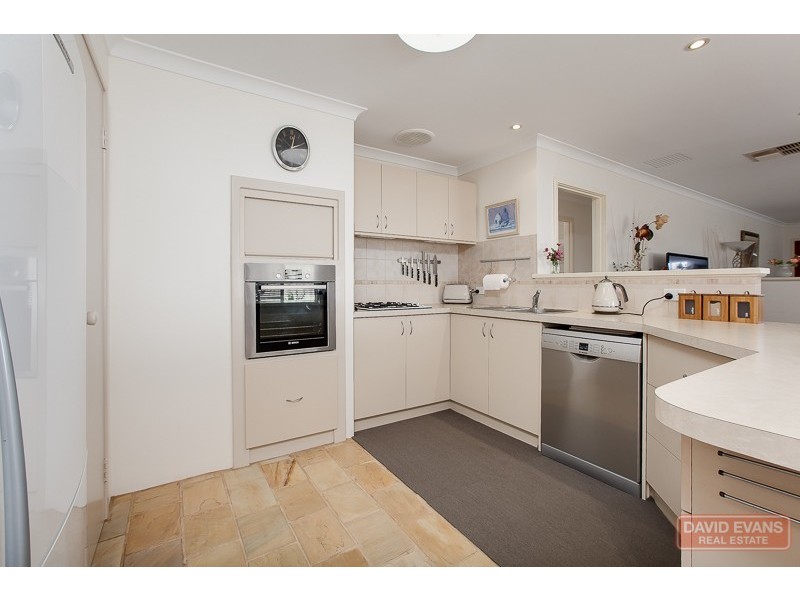 6 Gulliver Lane, Shoalwater WA 6169