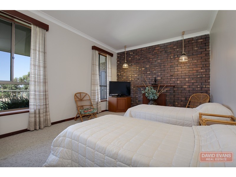 8 Amos Drive, Baldivis WA 6171