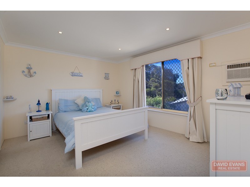 2/5 Nairn Road, Coodanup WA 6210