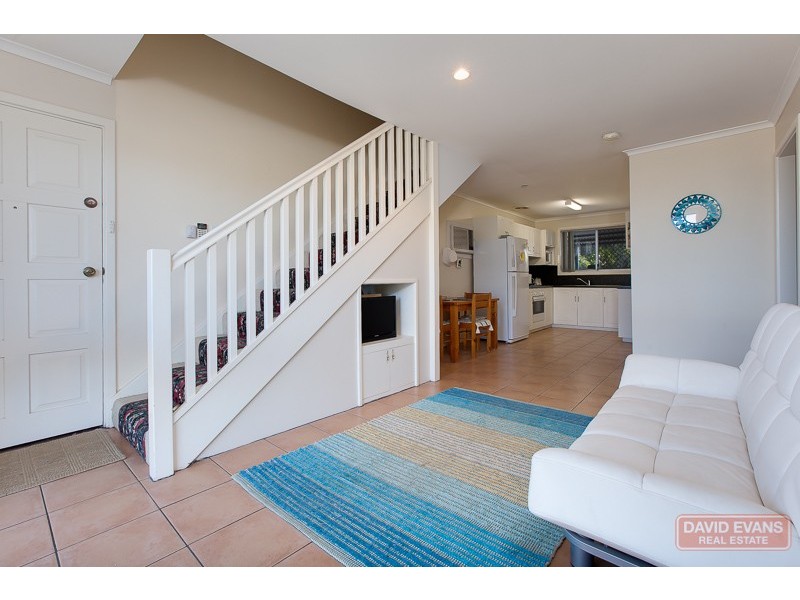 2/5 Nairn Road, Coodanup WA 6210