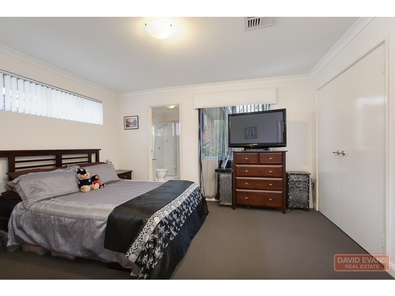 2 Alassio Parade, Secret Harbour WA 6173