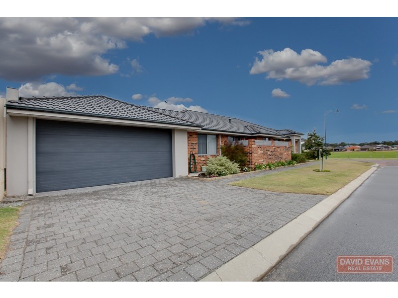 2 Alassio Parade, Secret Harbour WA 6173