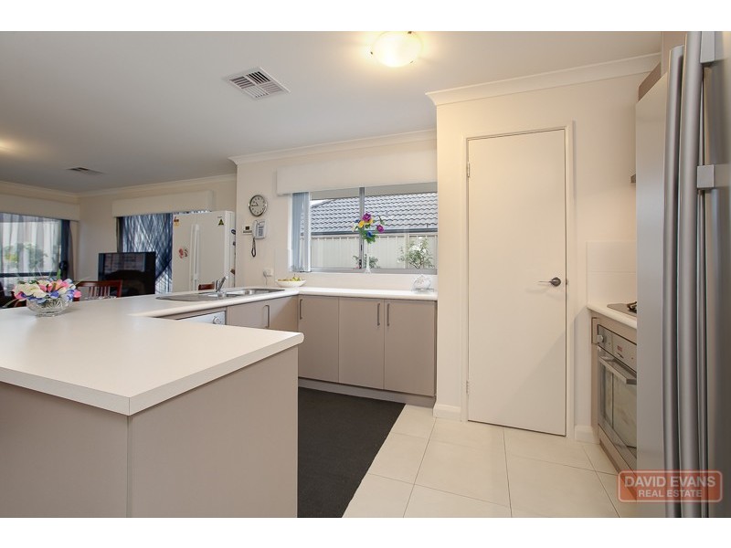 2 Alassio Parade, Secret Harbour WA 6173